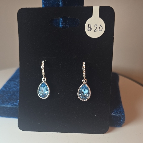 Jewelry - Elegant Blue Teardrop Earrings